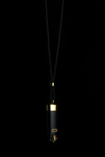 Lade das Bild in den Galerie-Viewer, Black in Gold
